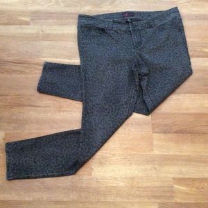 Torrid Black Animal Print Skinny Leg Jeans Sz 16